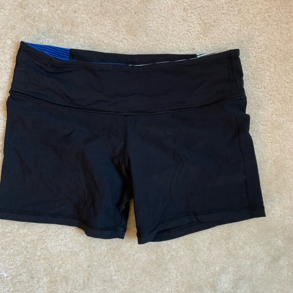Black reversible lululemon shorts